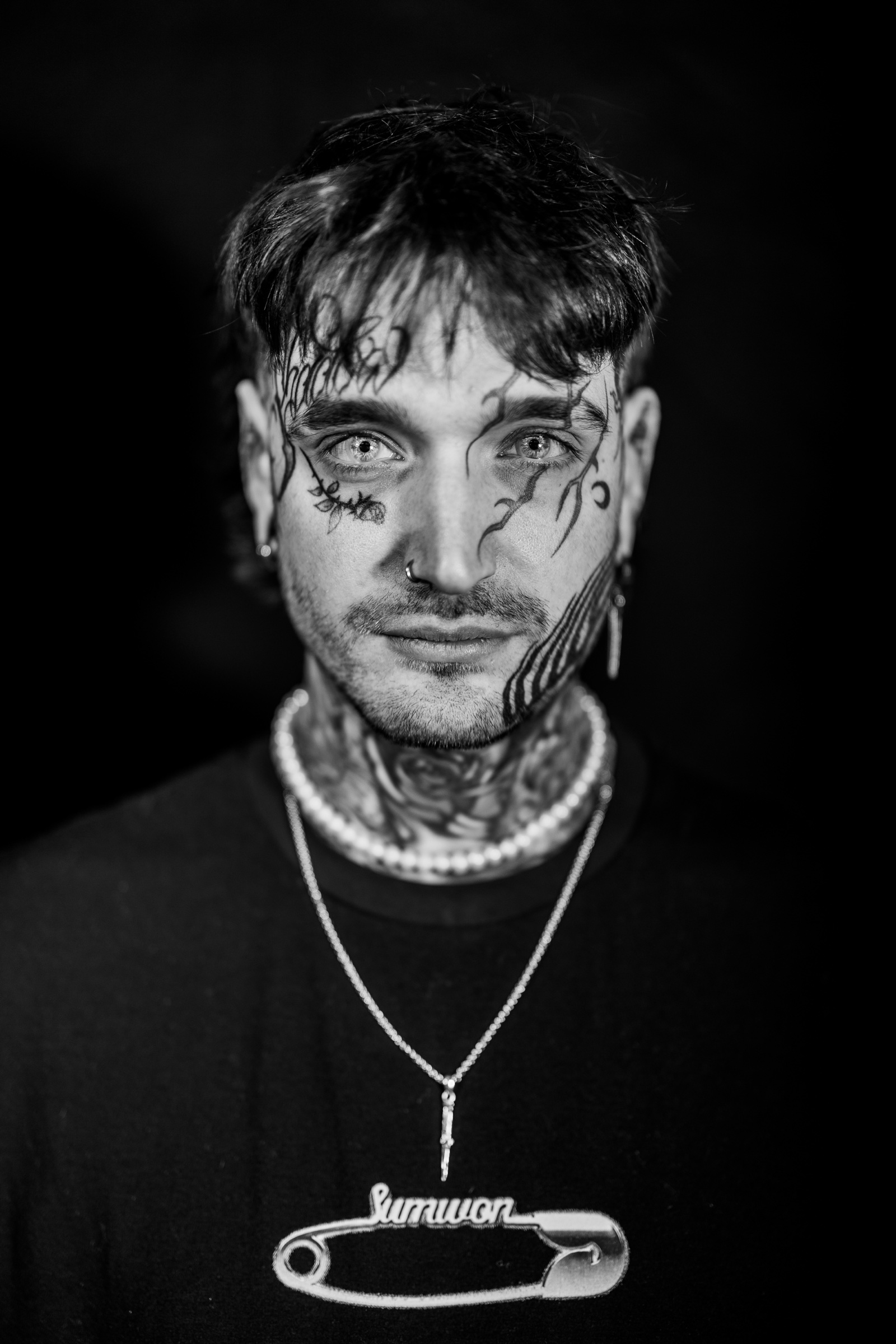 Portrait artistique noir et blanc photographié par Yann Shoot