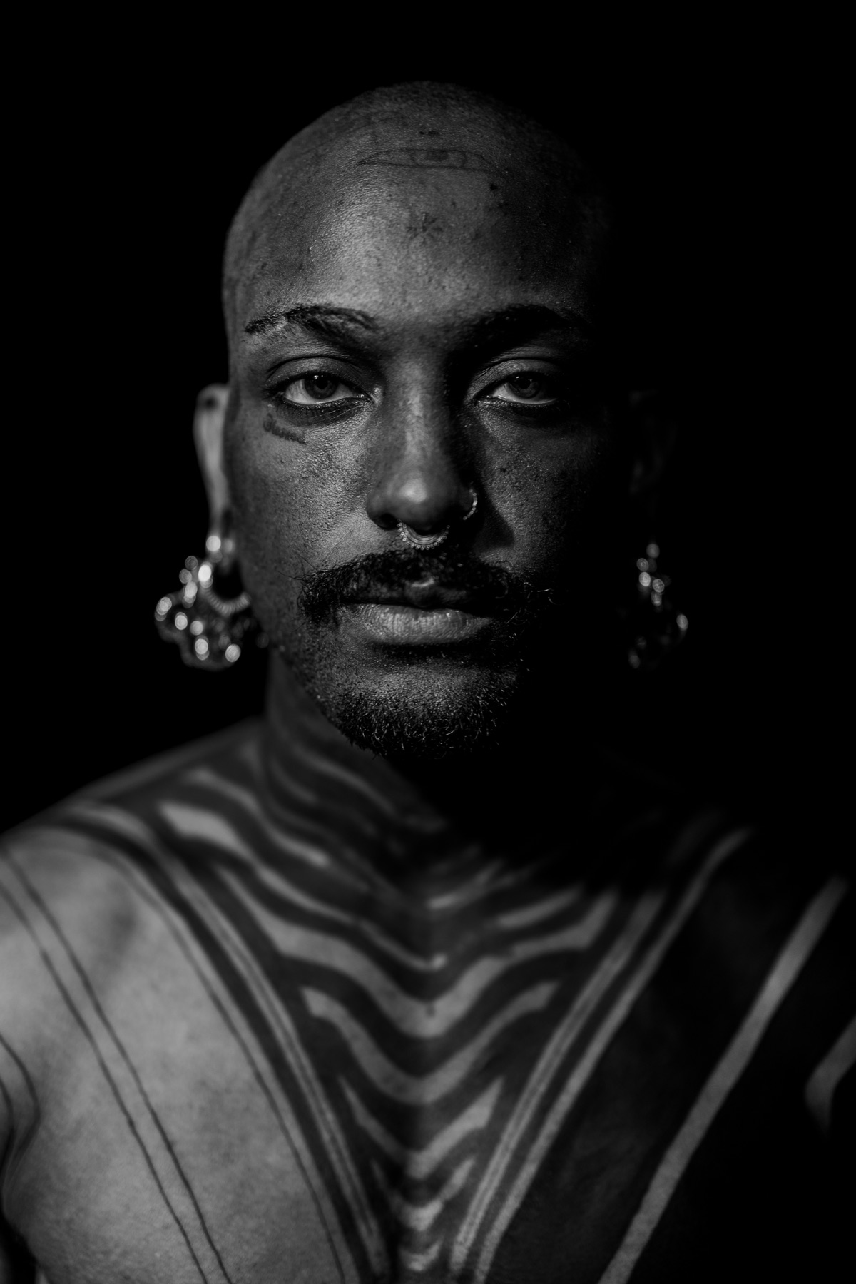 Portrait artistique noir et blanc réalisé par Yann Shoot